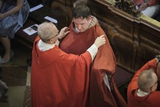 78-Priesterweihe-StP-220630-FXT22510-kl_A.jpg